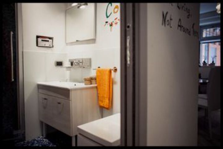 Room 4 of 71