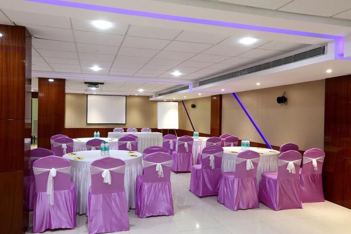 Ballroom/Hall 36 of 47