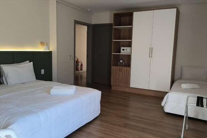 Room 25 of 43