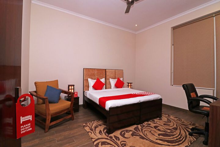 Room 17 of 18
