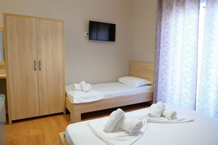Room 26 of 152