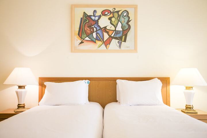 Room 8 of 47
