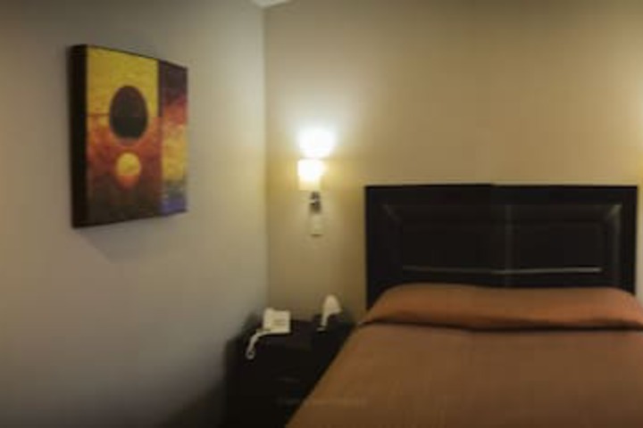 Room 6 of 40