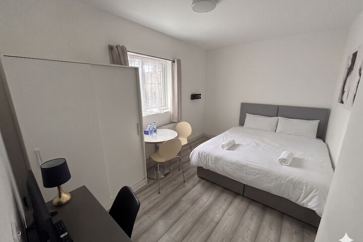 Room 30 of 46
