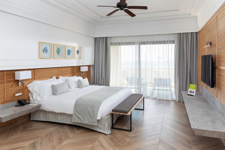 Room 16 of 39