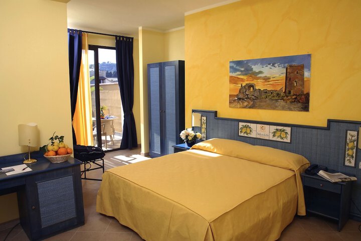 Room 6 of 45