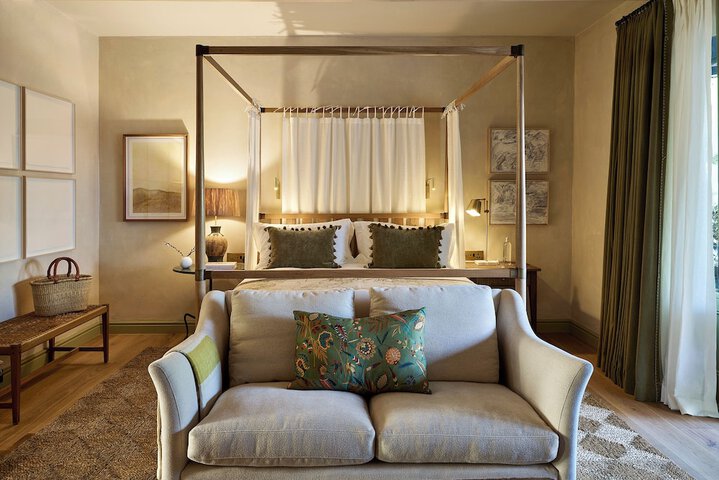 Room 12 of 85