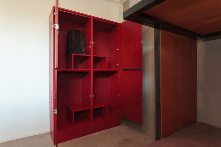Room 8 of 50