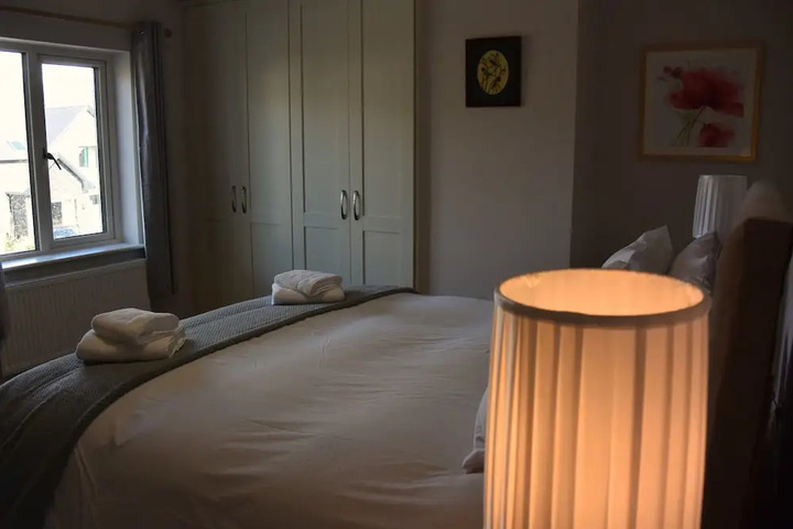 Room 2 of 17