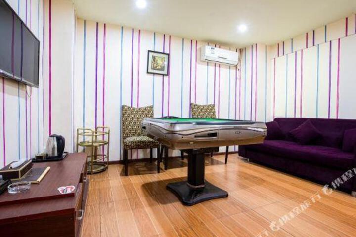Guangfei Huishang 168 Hotel (Shenzhen Longgang Longcheng Plaza Dayun subway station store)