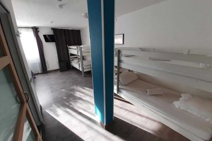 Room 2 of 38