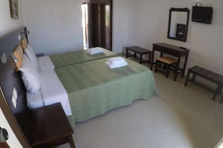 Room 5 of 74