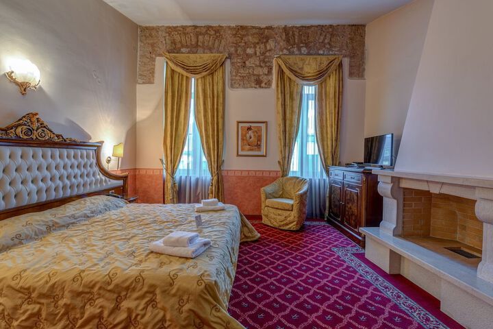 Room 13 of 41