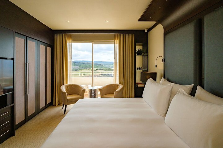 Room 55 of 233