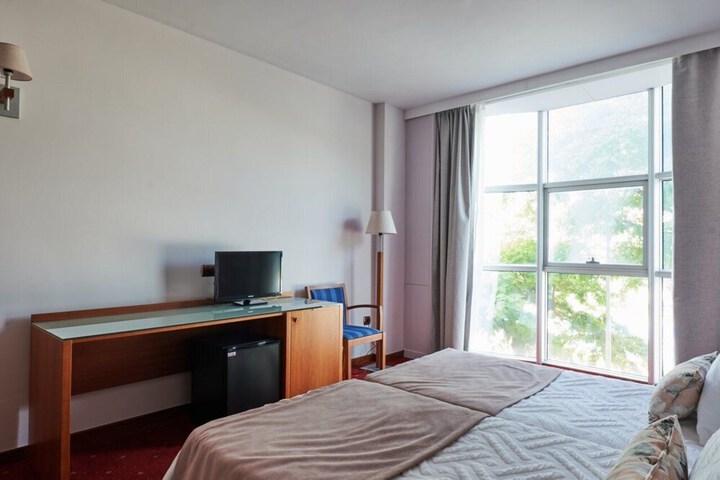 Room 45 of 186