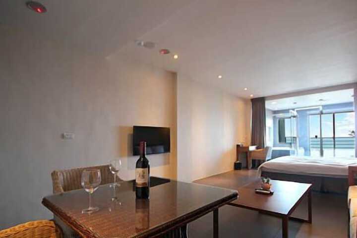 Room 15 of 100