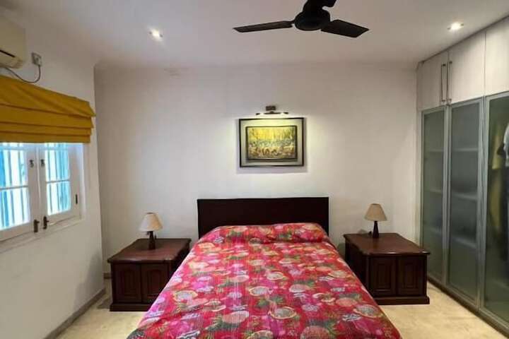 Room 2 of 9