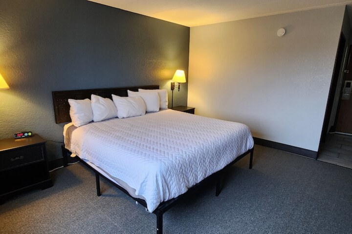 Room 5 of 62