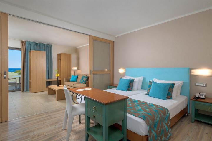 Room 43 of 295