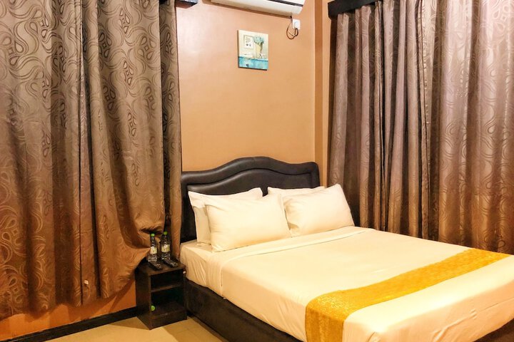 Room 21 of 28