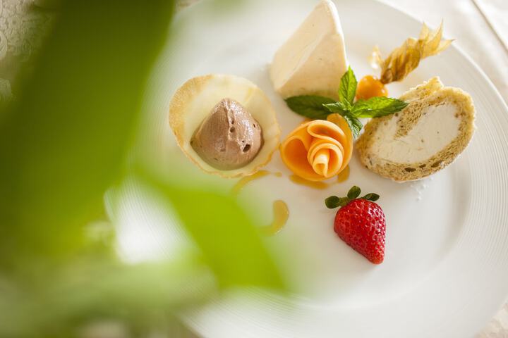 Dining 79 of 130