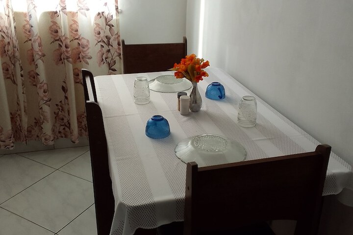 Dining 2 of 18