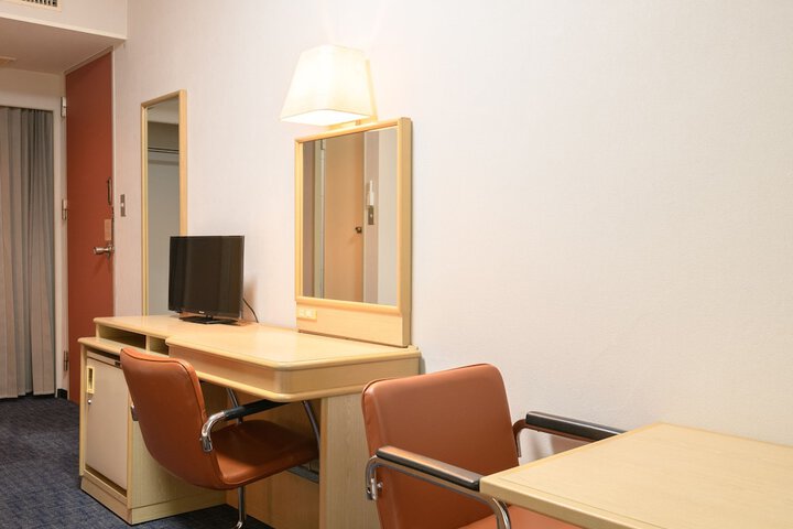 Room 8 of 47
