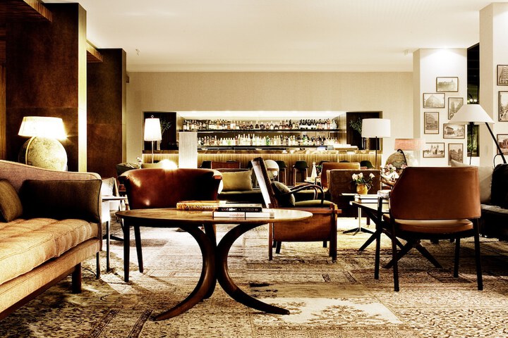 Entrance & Lobby
