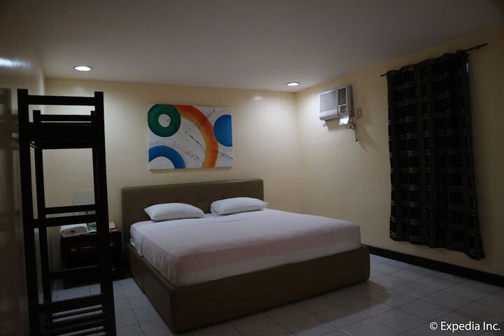 Room 4 of 43