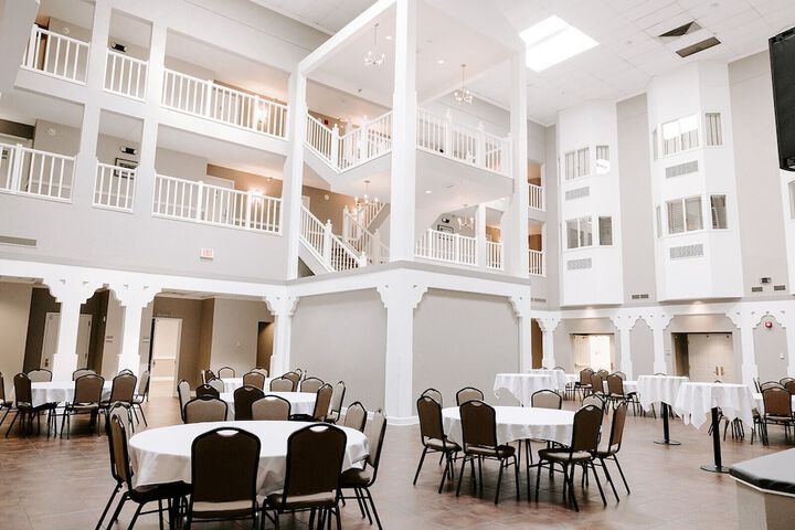 Ballroom/Hall 58 of 72