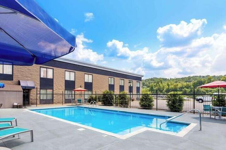 Hotel with Pool