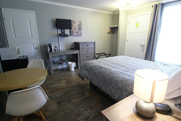 Room 26 of 61