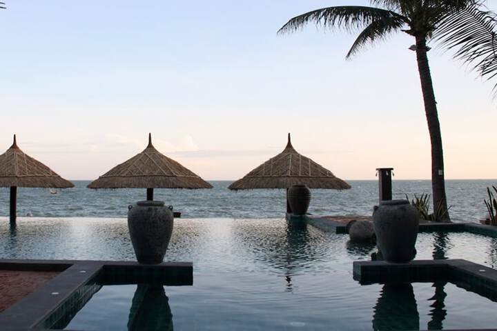 Hotel Pool