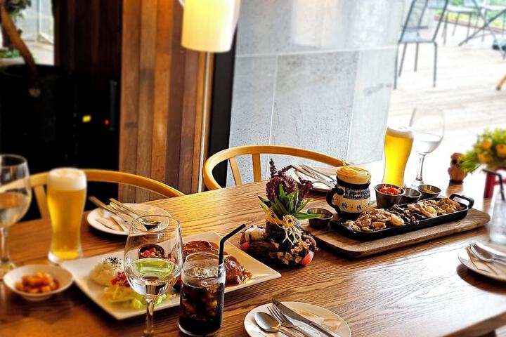 Dining 49 of 77