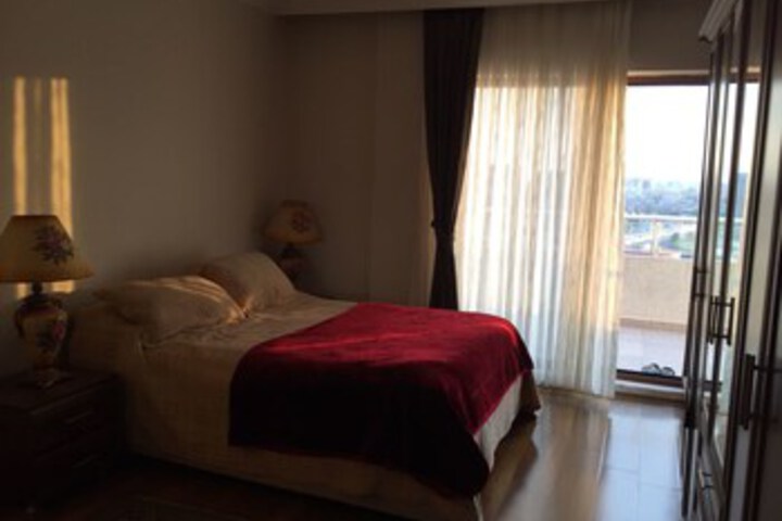 Room 5 of 15
