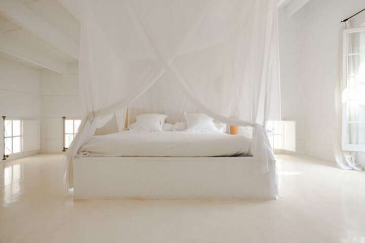 Room 8 of 76