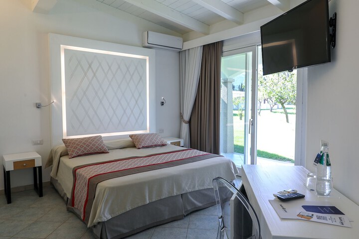 Room 5 of 41
