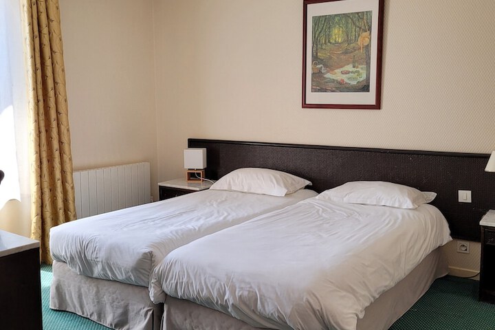 Room 5 of 7