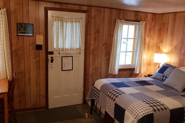 Room 60 of 215