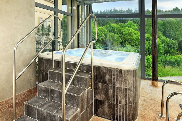 Hot Tub 26 of 34