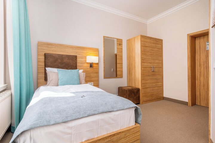 Room 20 of 108