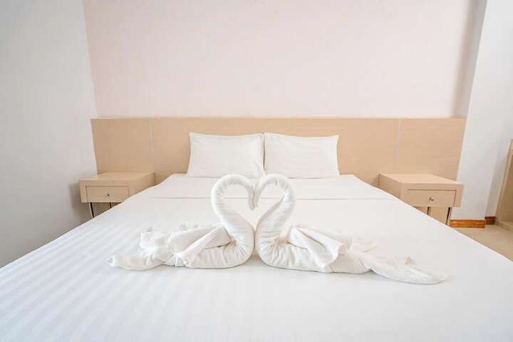 Room 9 of 48