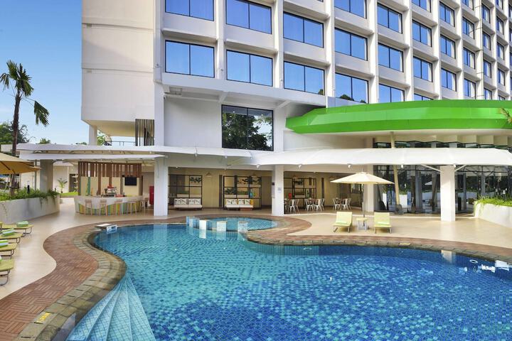 Pools & Facilities