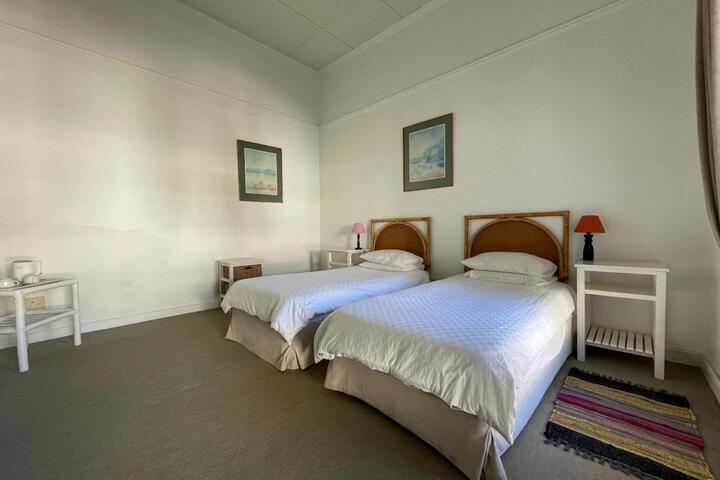 Room 8 of 17