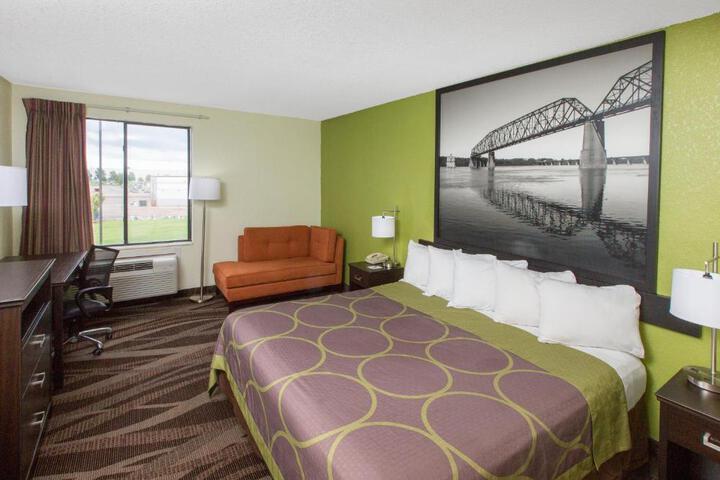 1 King Bed (7 of 10)