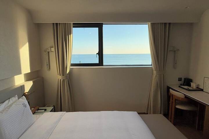 Room 7 of 37