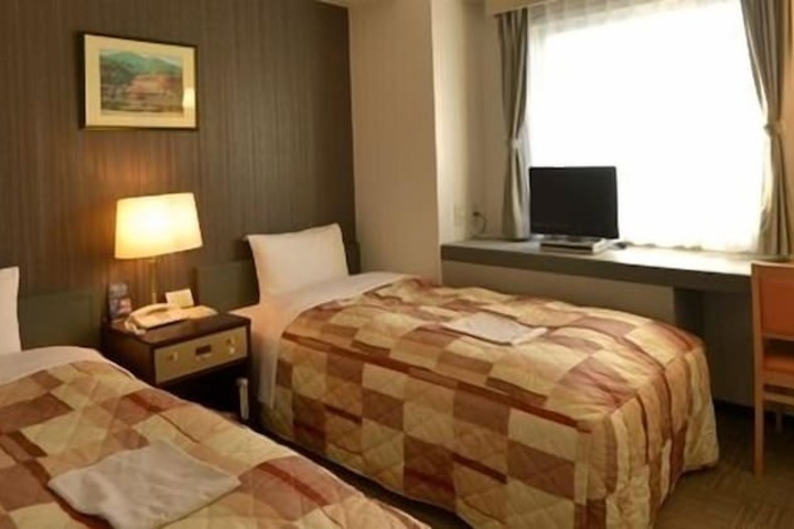 Room 12 of 35
