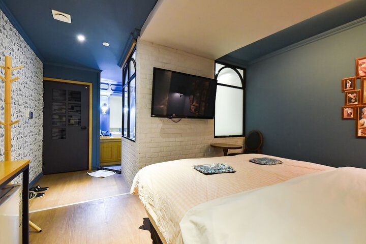 Room 22 of 66