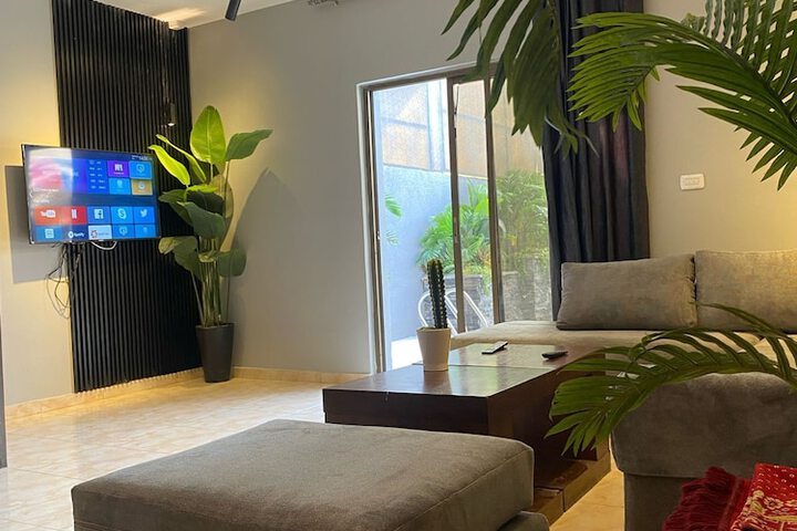 Room 8 of 31