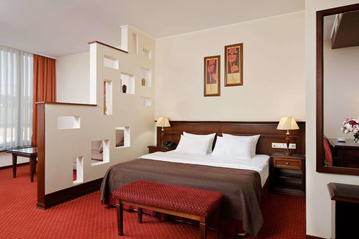 Room 8 of 31